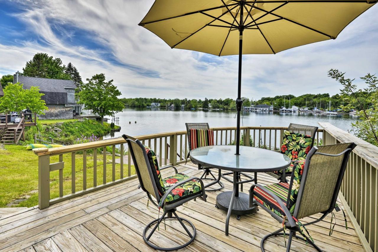 Family Cottage On Chaumont Bay, Walk To Downtown Экстерьер фото